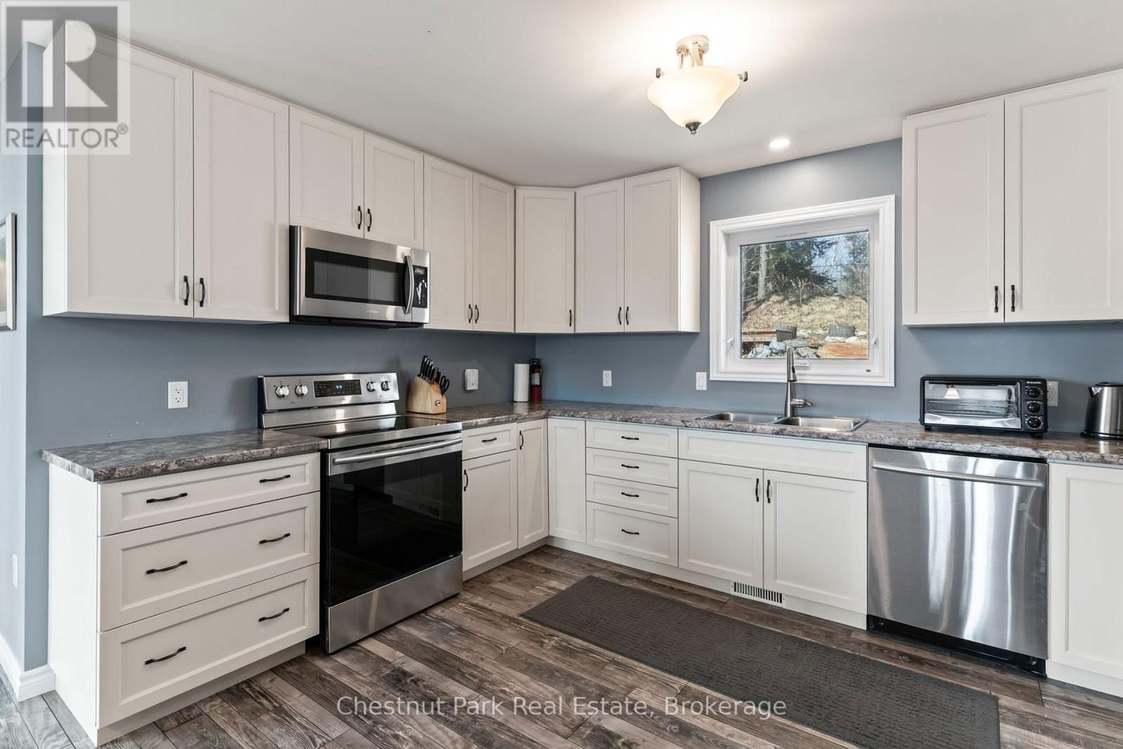 5989 KENNISIS LAKE ROAD Image 16
