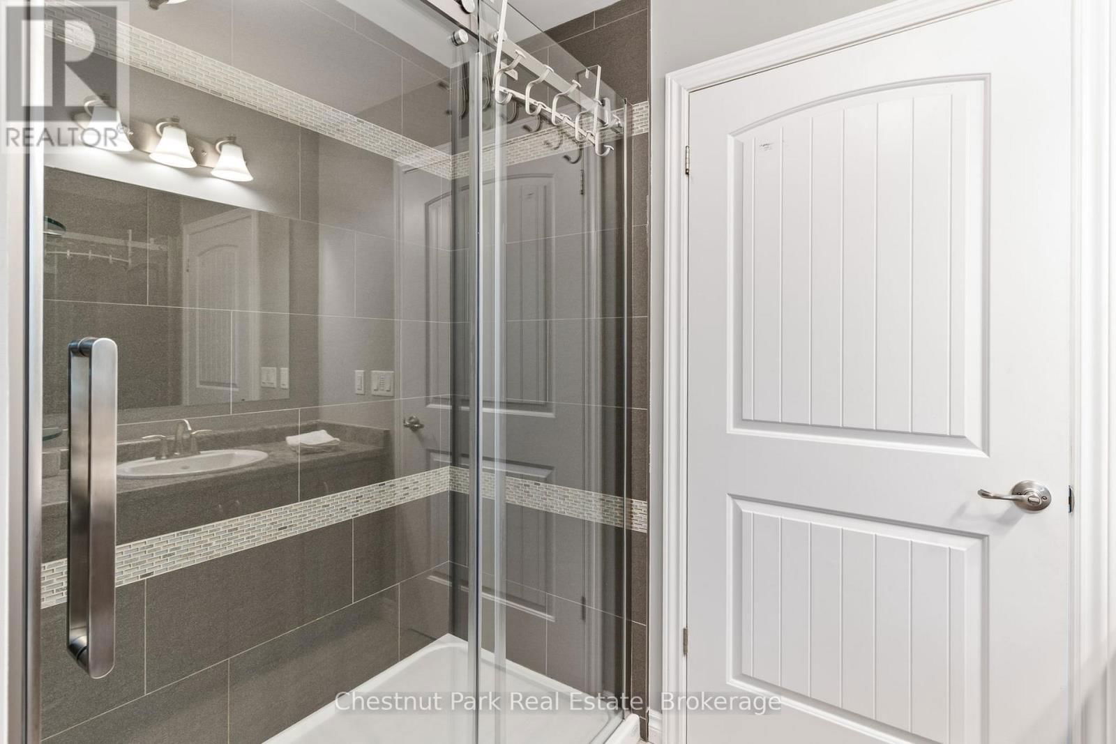 5989 KENNISIS LAKE ROAD Image 26