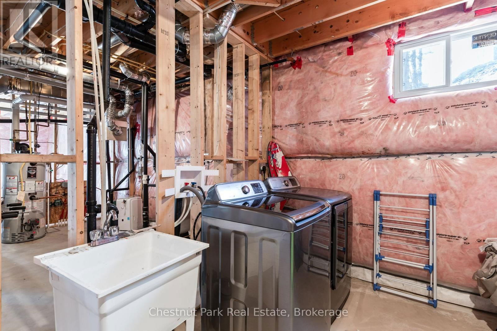 5989 KENNISIS LAKE ROAD Image 35