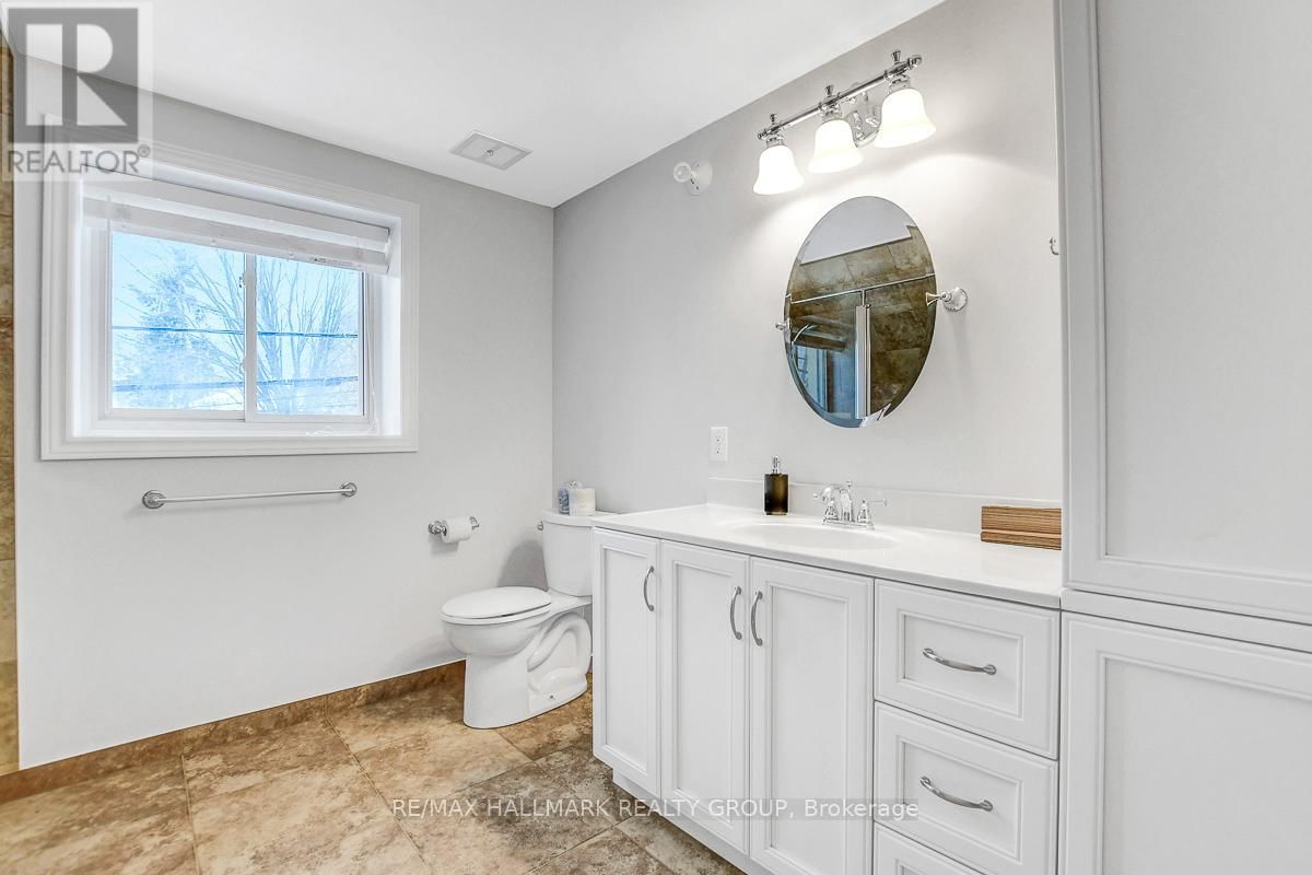 2527 OLD MONTREAL ROAD Image 35
