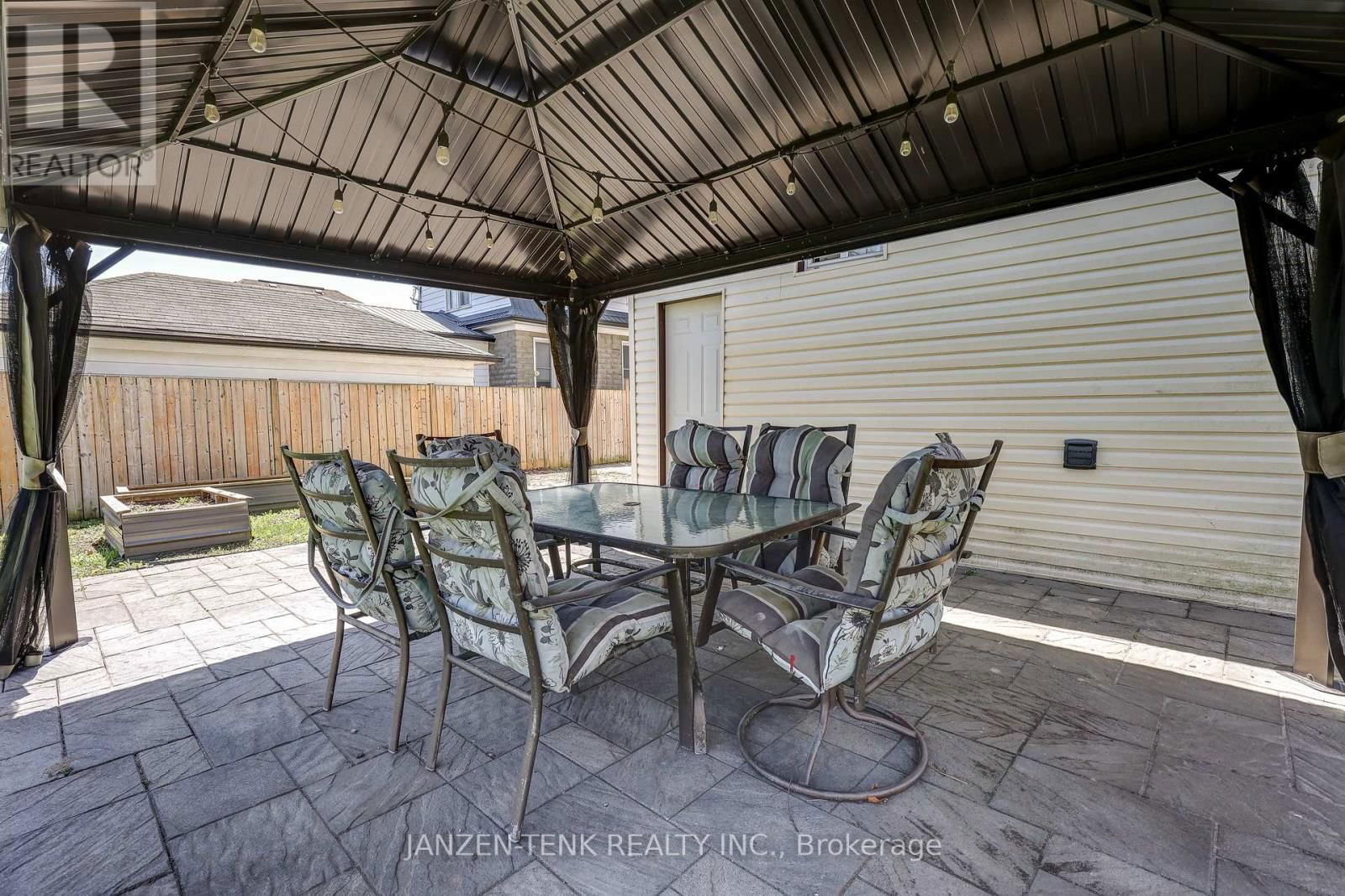 17 OAK STREET Image 41