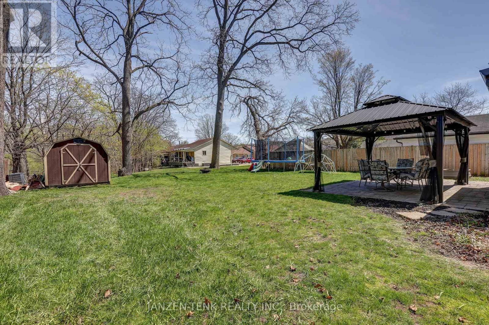 17 OAK STREET Image 44