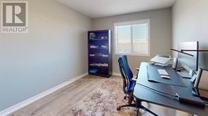 137 - 1061 EAGLETRACE DRIVE Image 15