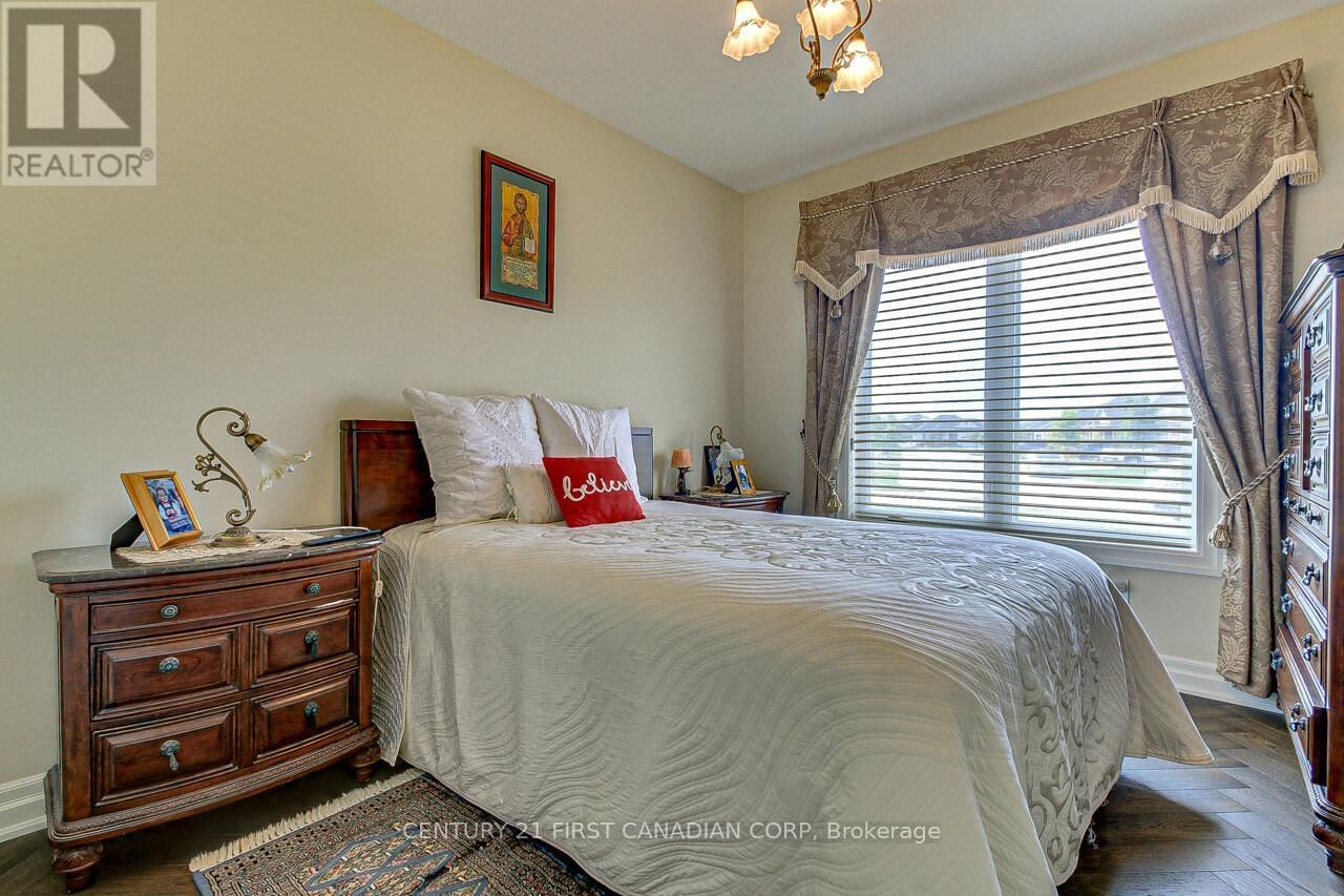 2129 LOCKWOOD CRESCENT EAST Image 28