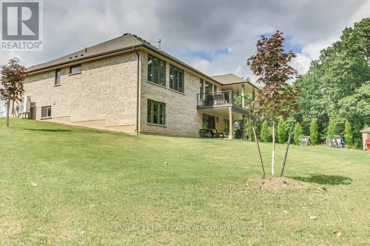 2129 LOCKWOOD CRESCENT EAST Image 40