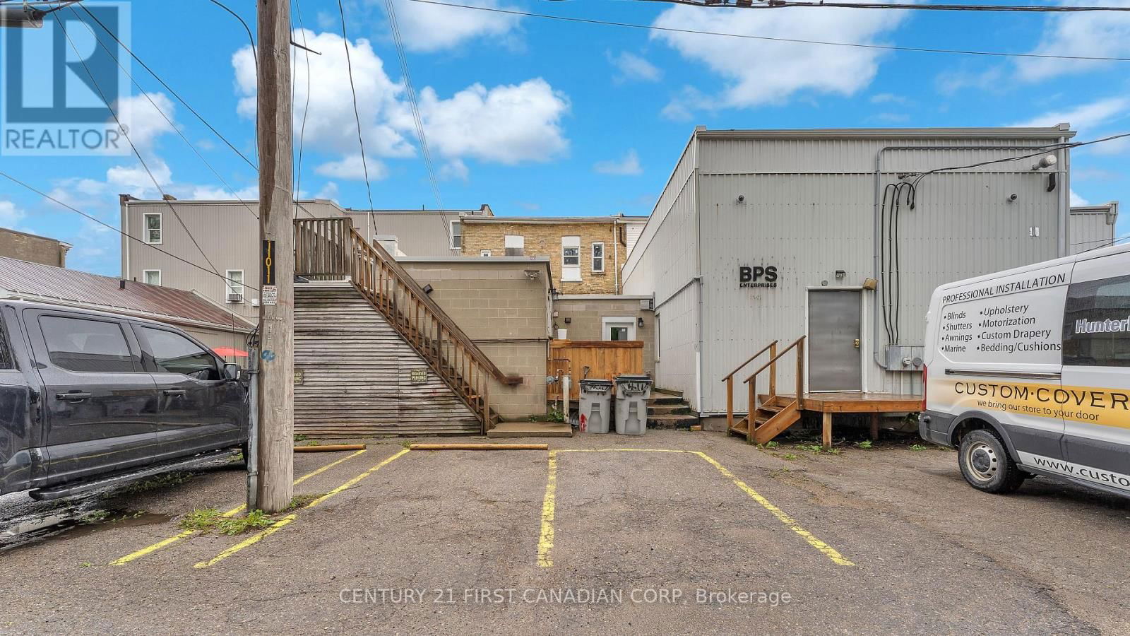 411 413 MAIN STREET SOUTH Image 12