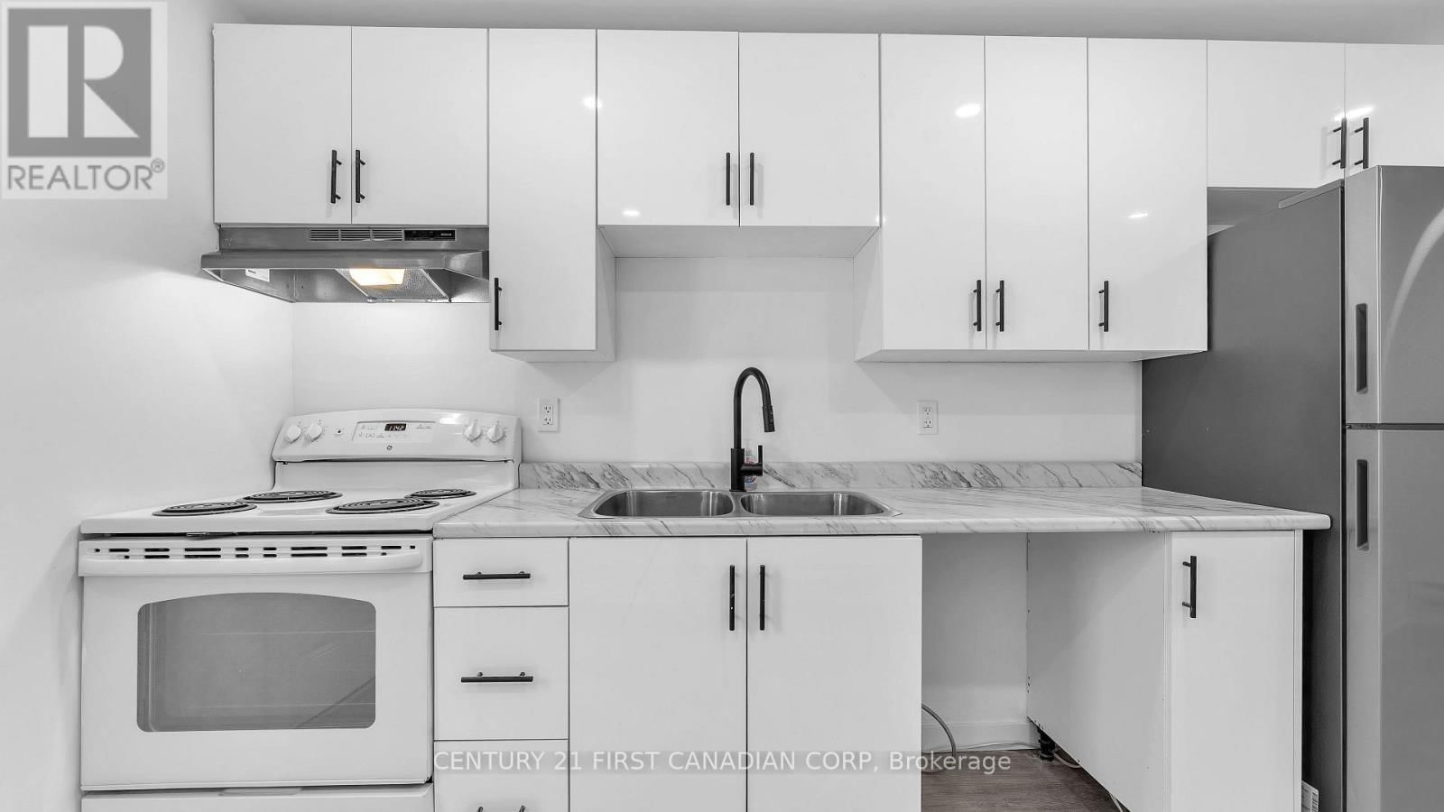411 413 MAIN STREET SOUTH Image 14