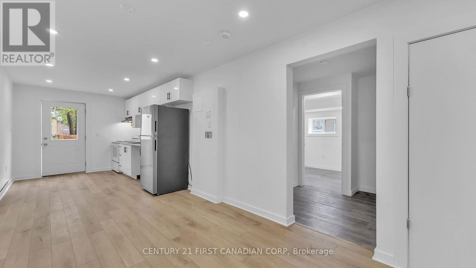 411 413 MAIN STREET SOUTH Image 15