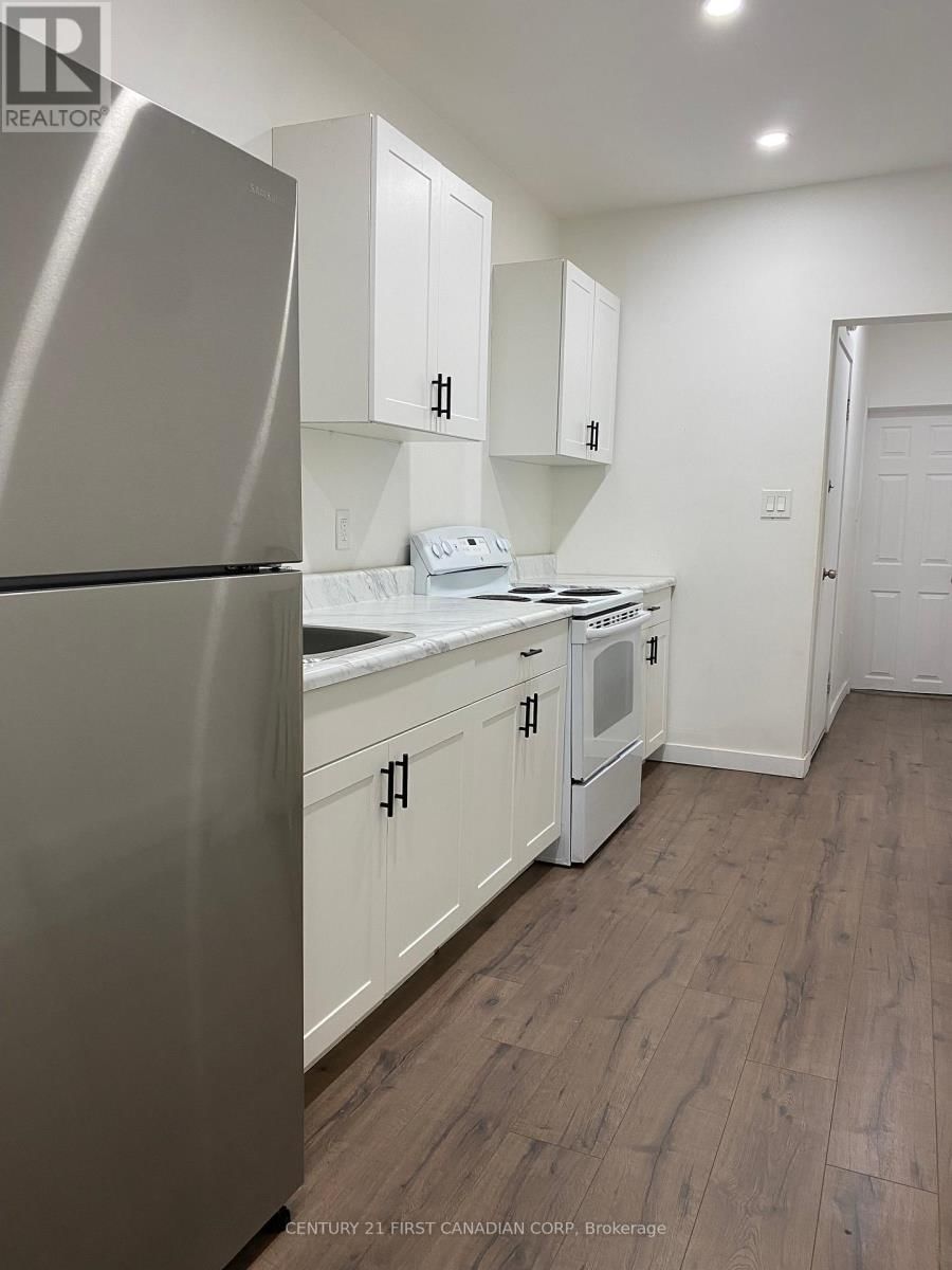 411 413 MAIN STREET SOUTH Image 30