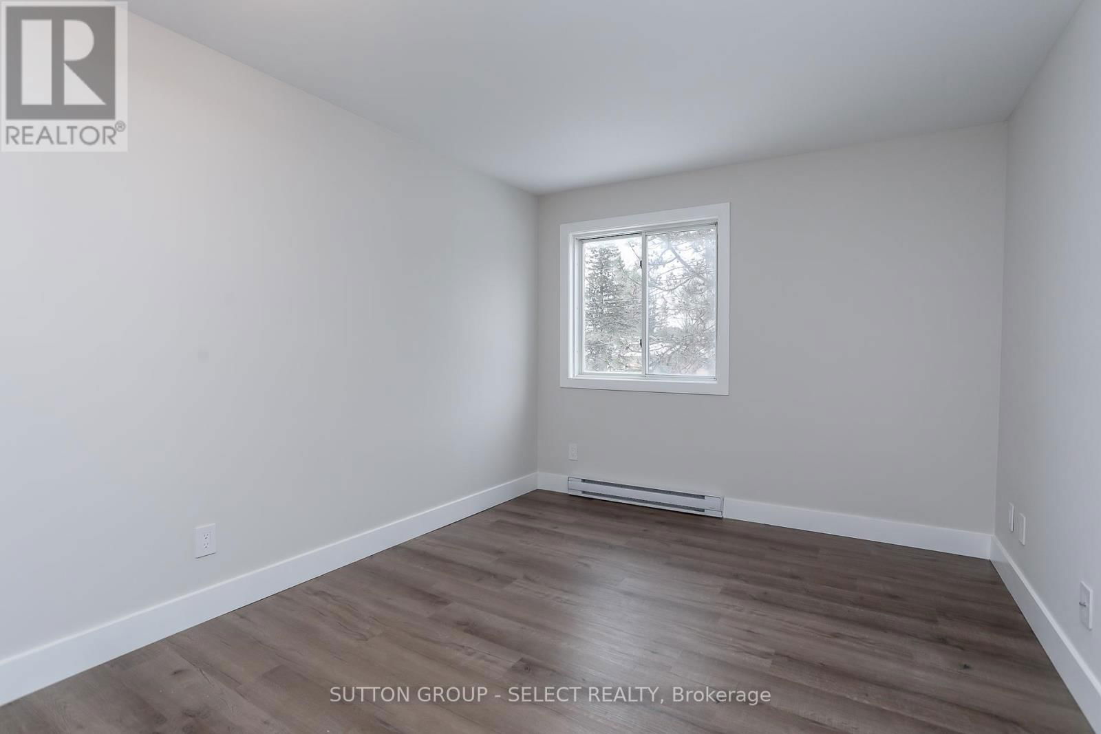 207 - 2228 TRAFALGAR STREET Image 17
