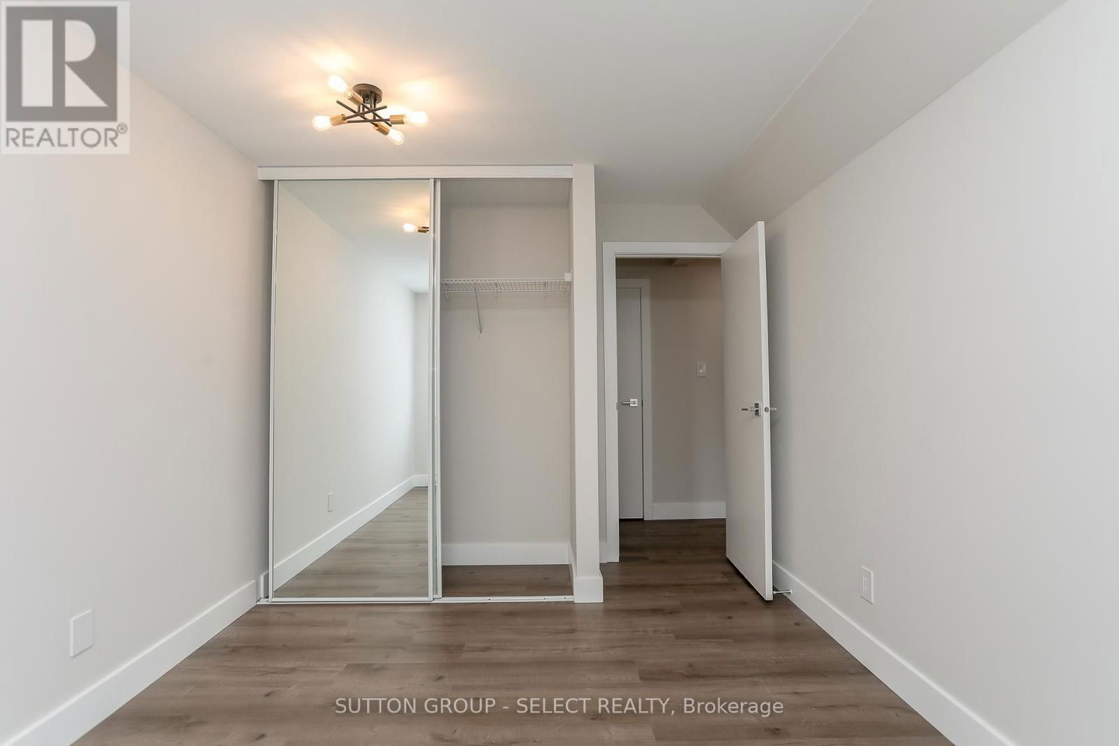 207 - 2228 TRAFALGAR STREET Image 20