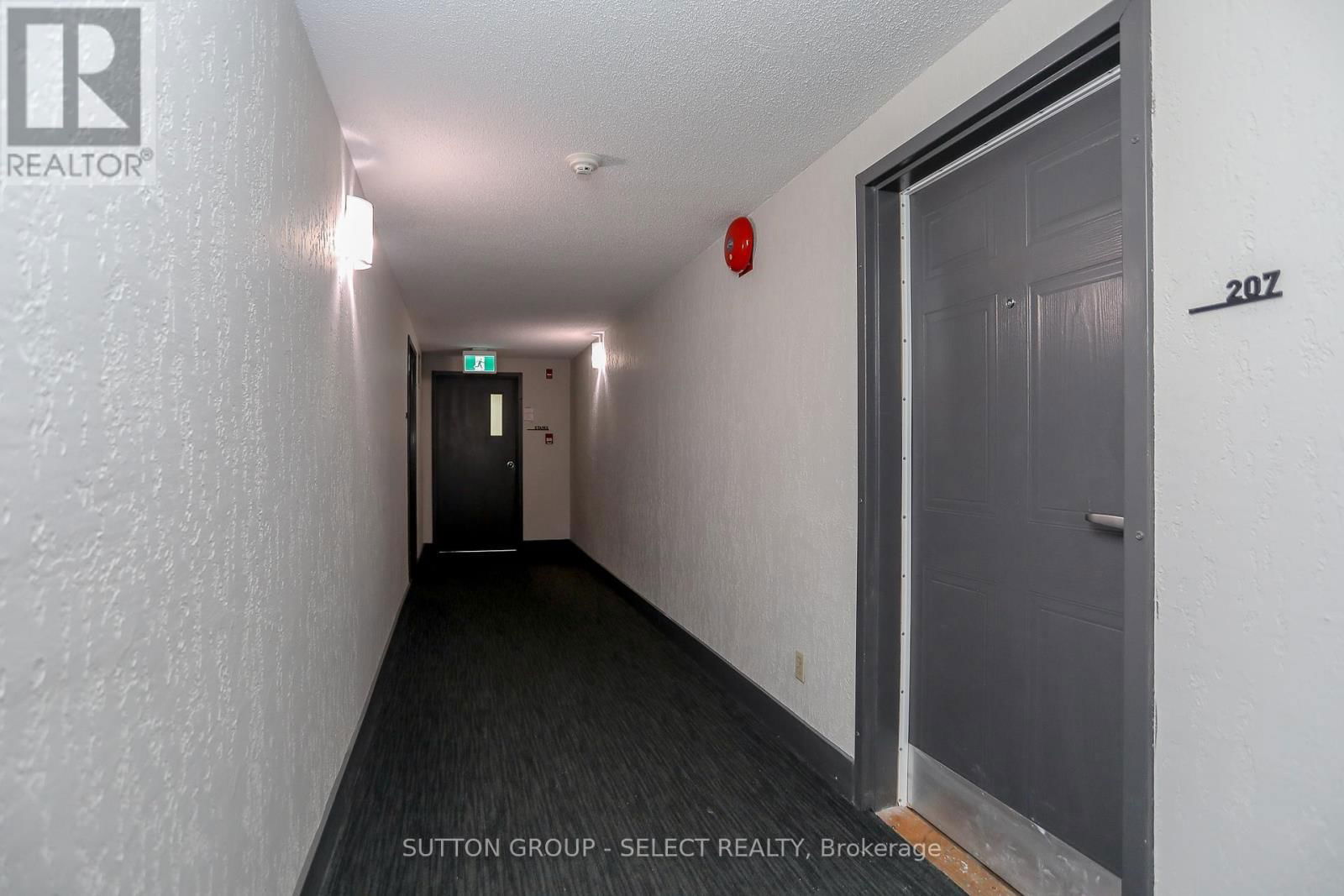 207 - 2228 TRAFALGAR STREET Image 6