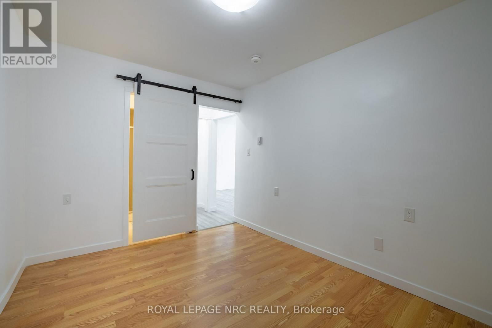 170 NIAGARA STREET WEST Image 10