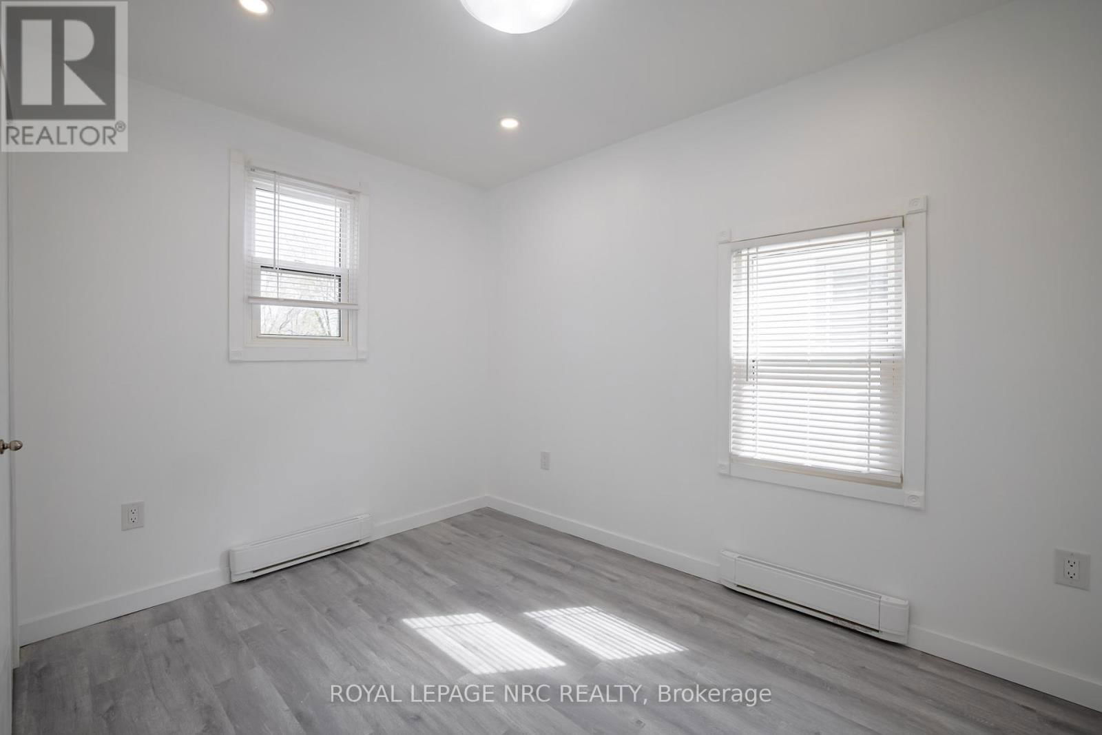170 NIAGARA STREET WEST Image 13