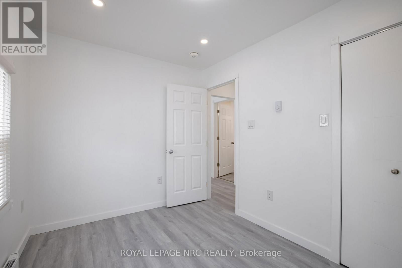 170 NIAGARA STREET WEST Image 14