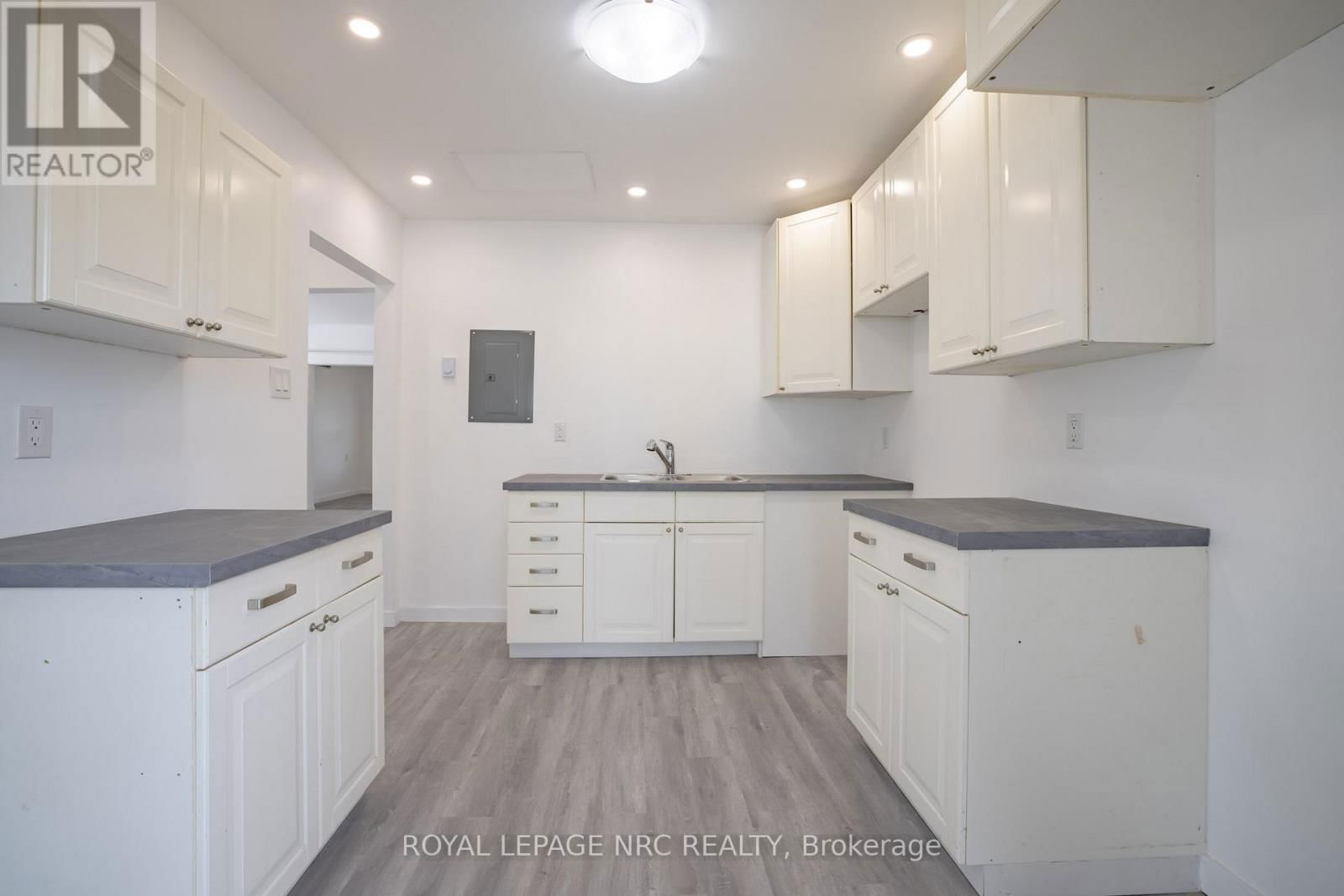 170 NIAGARA STREET WEST Image 16