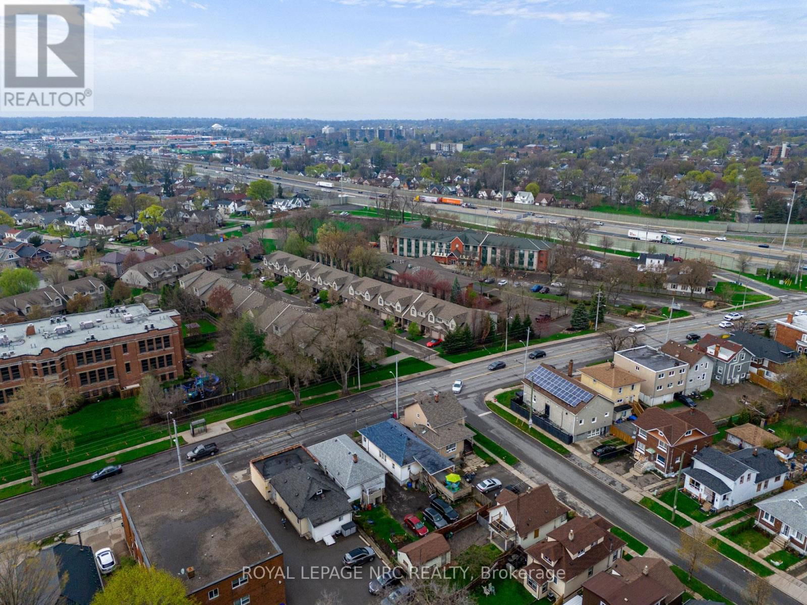170 NIAGARA STREET WEST Image 25