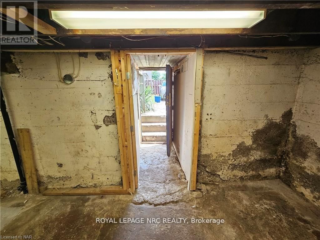 170 NIAGARA STREET WEST Image 27