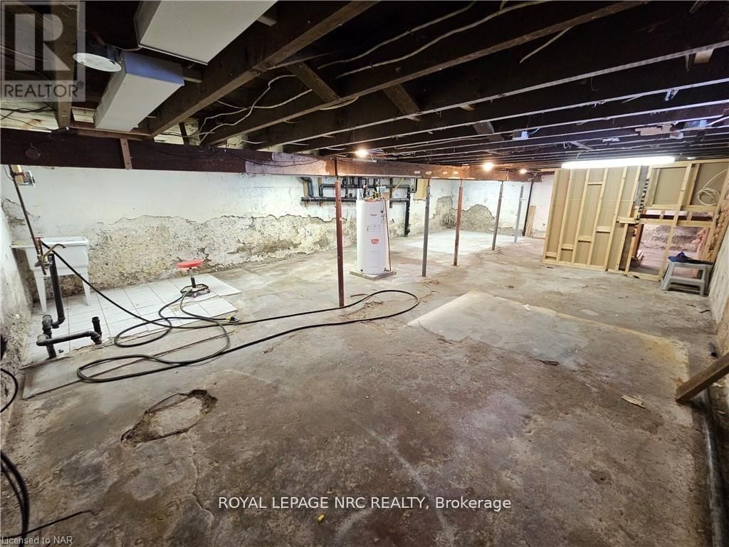 170 NIAGARA STREET WEST Image 28