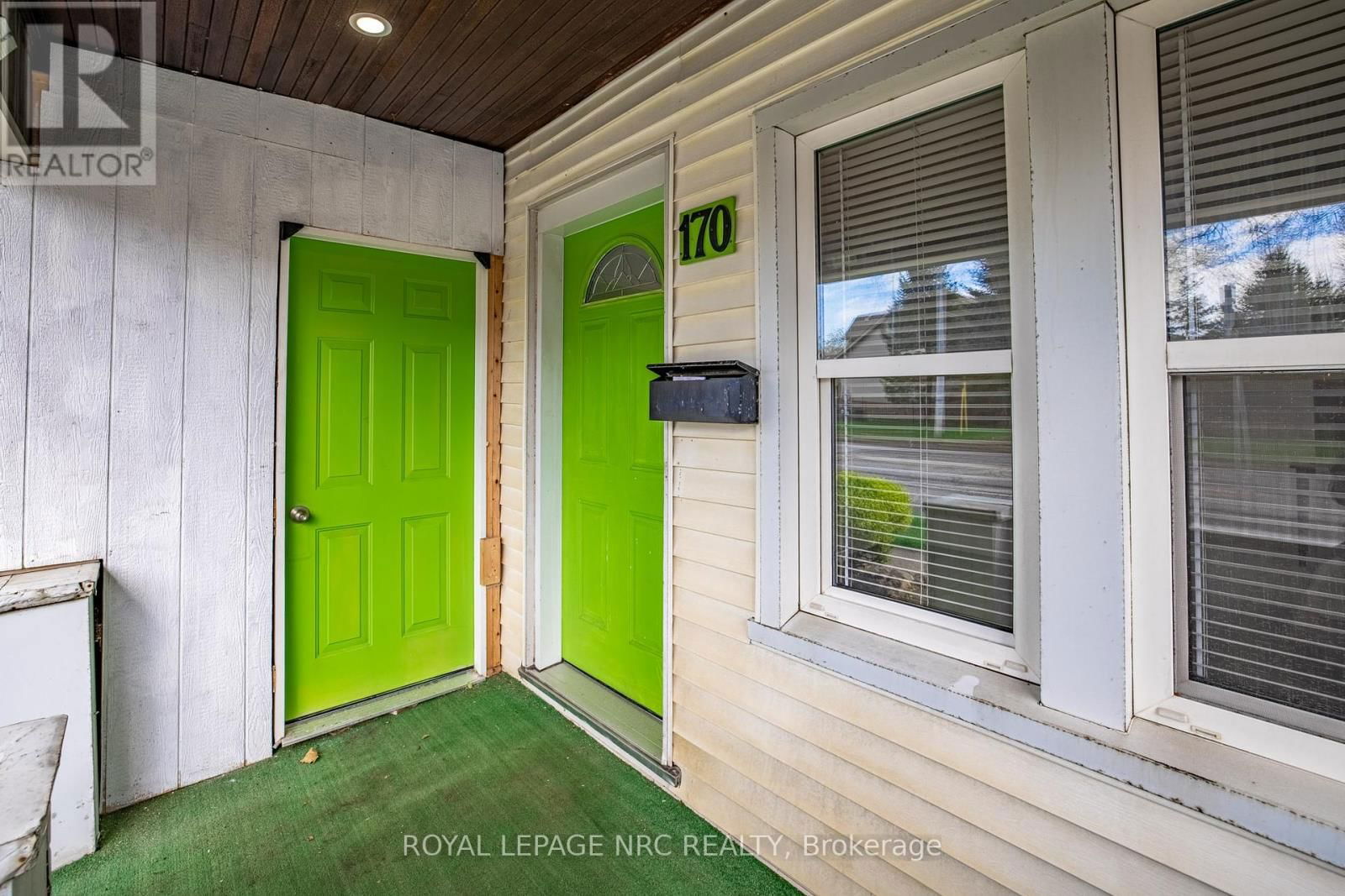 170 NIAGARA STREET WEST Image 4