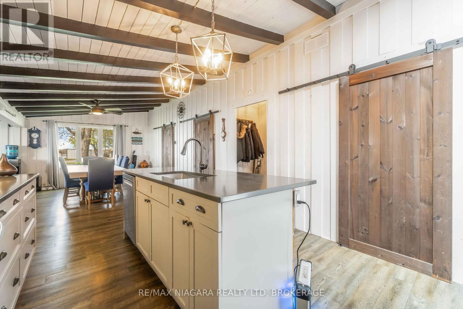 577 EDGEWATER PLACE Image 21