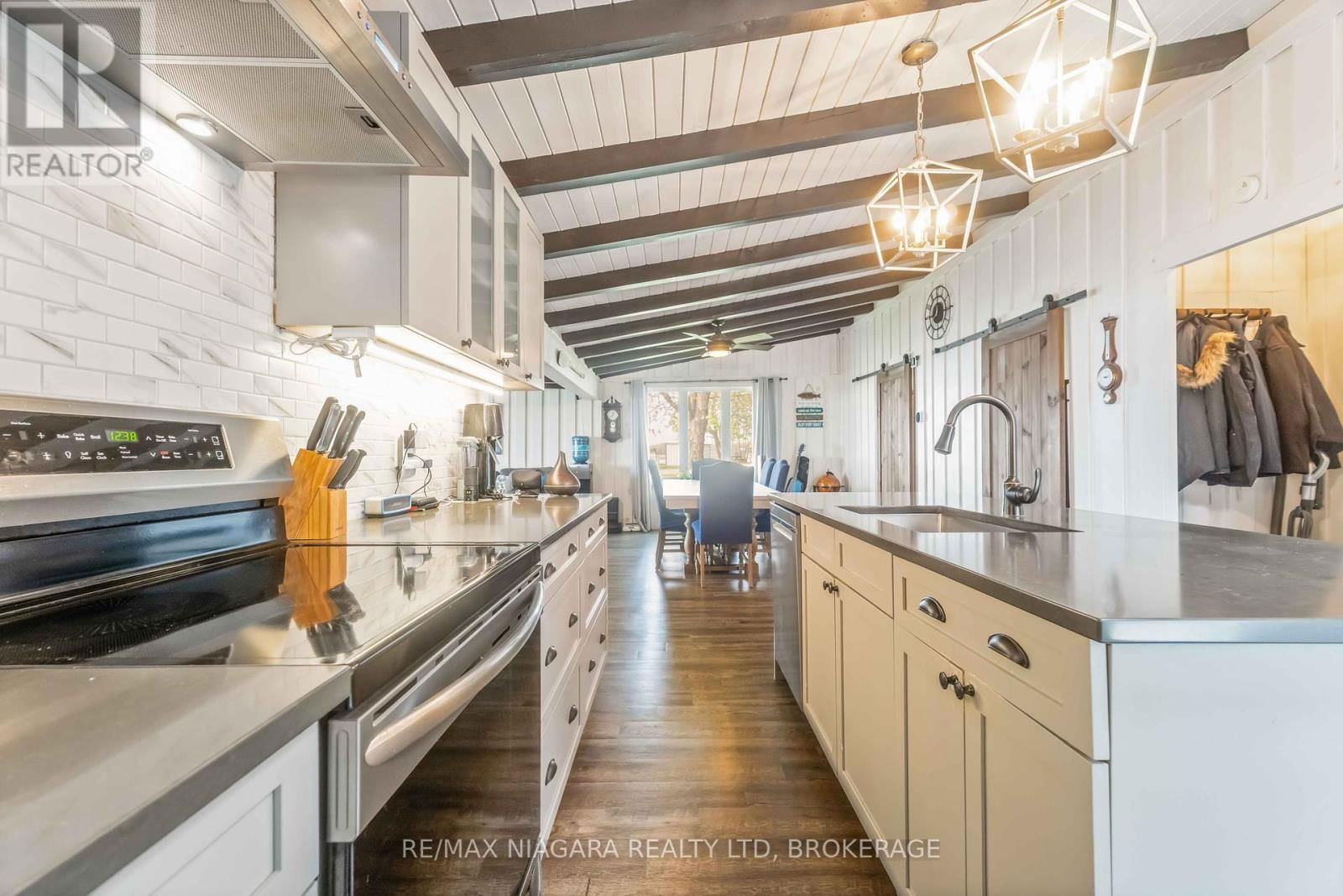 577 EDGEWATER PLACE Image 30