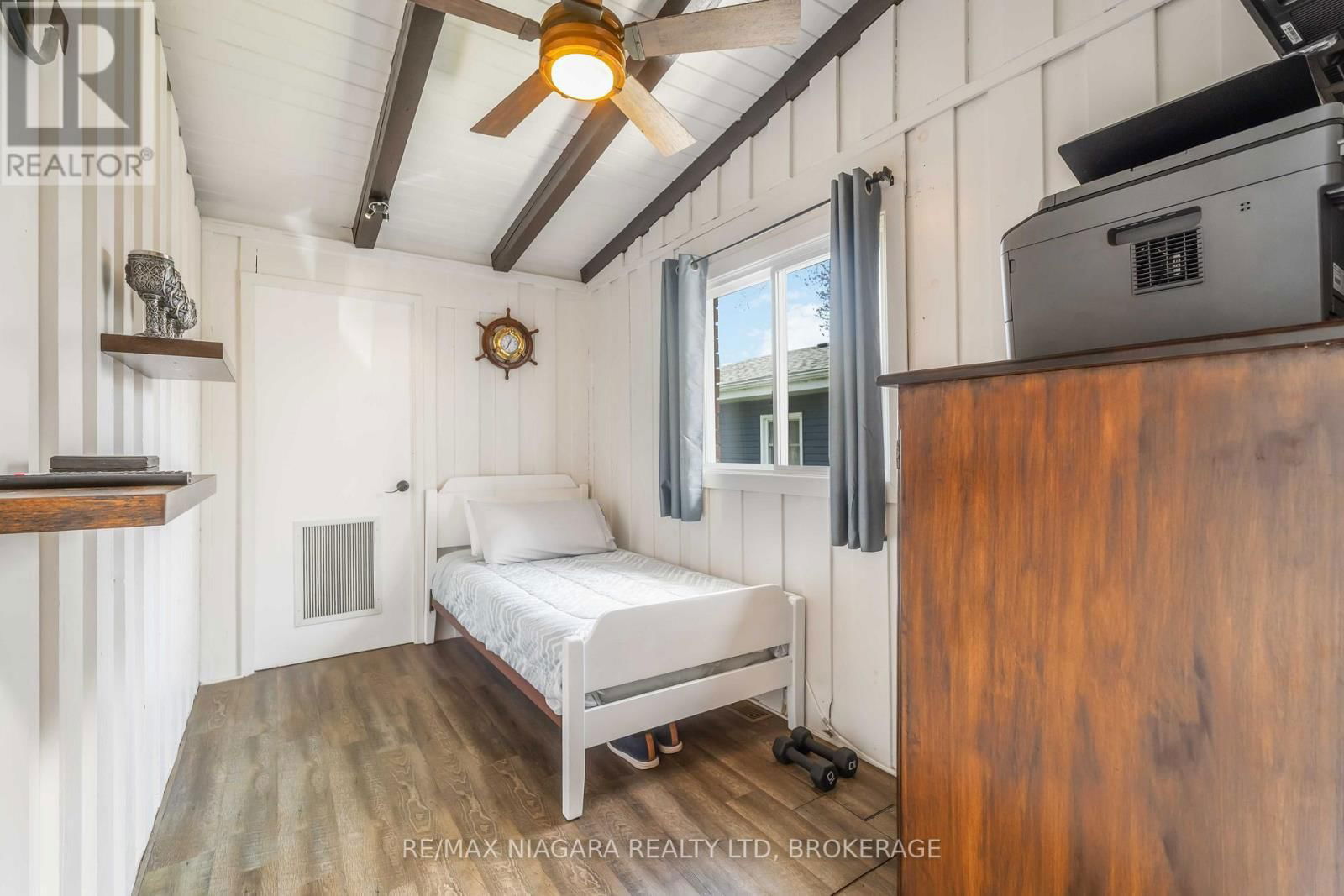 577 EDGEWATER PLACE Image 37