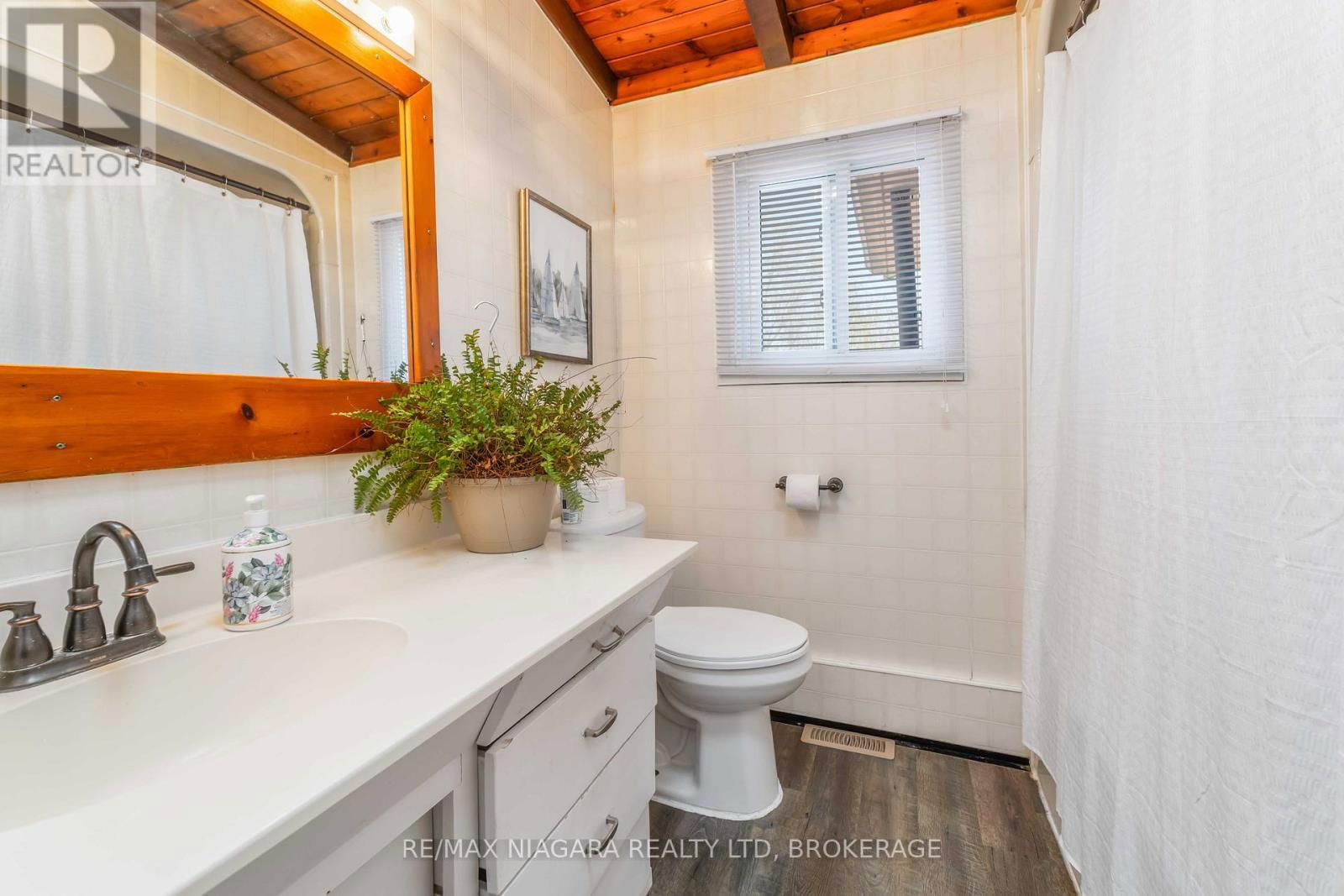 577 EDGEWATER PLACE Image 38