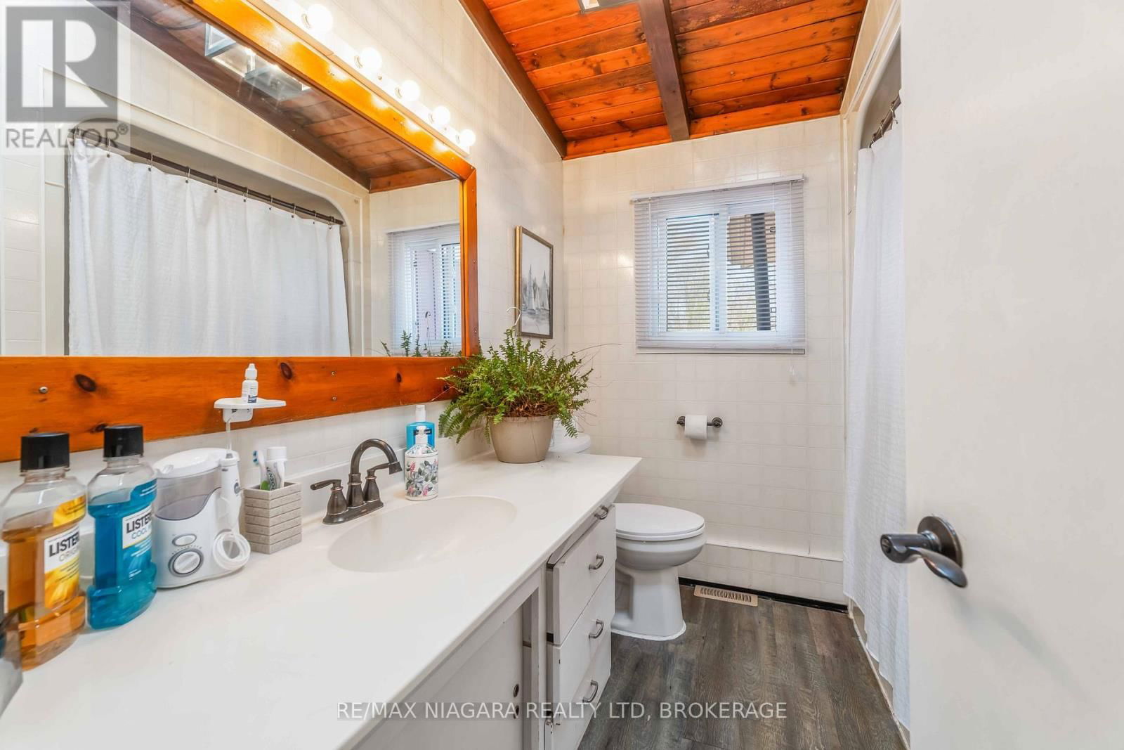 577 EDGEWATER PLACE Image 39
