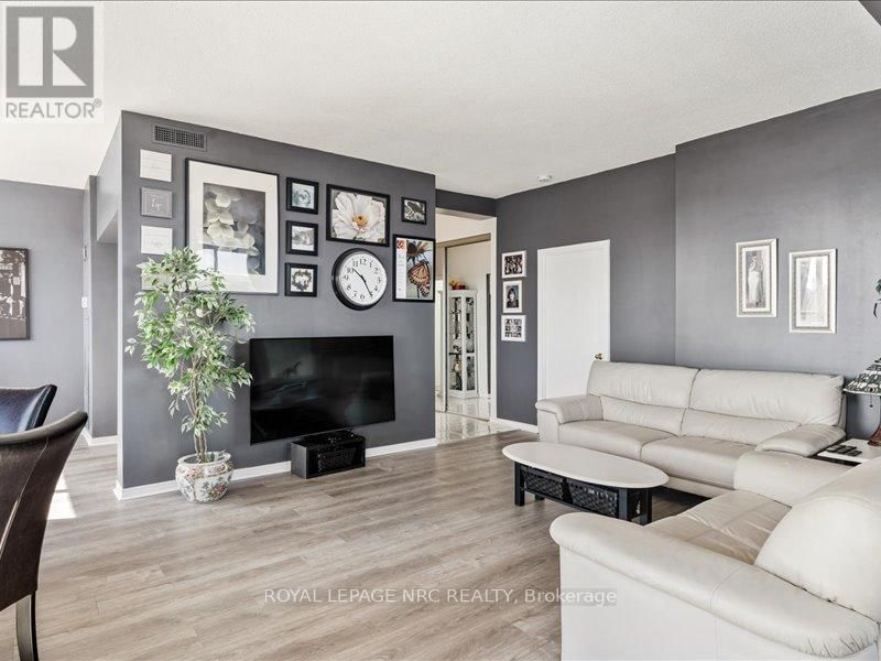 807 - 5100 DORCHESTER ROAD Image 31