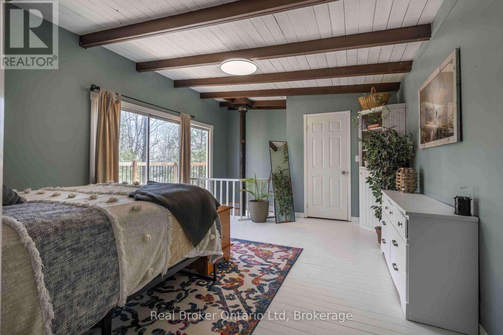 12 7TH AVENUE Image 18