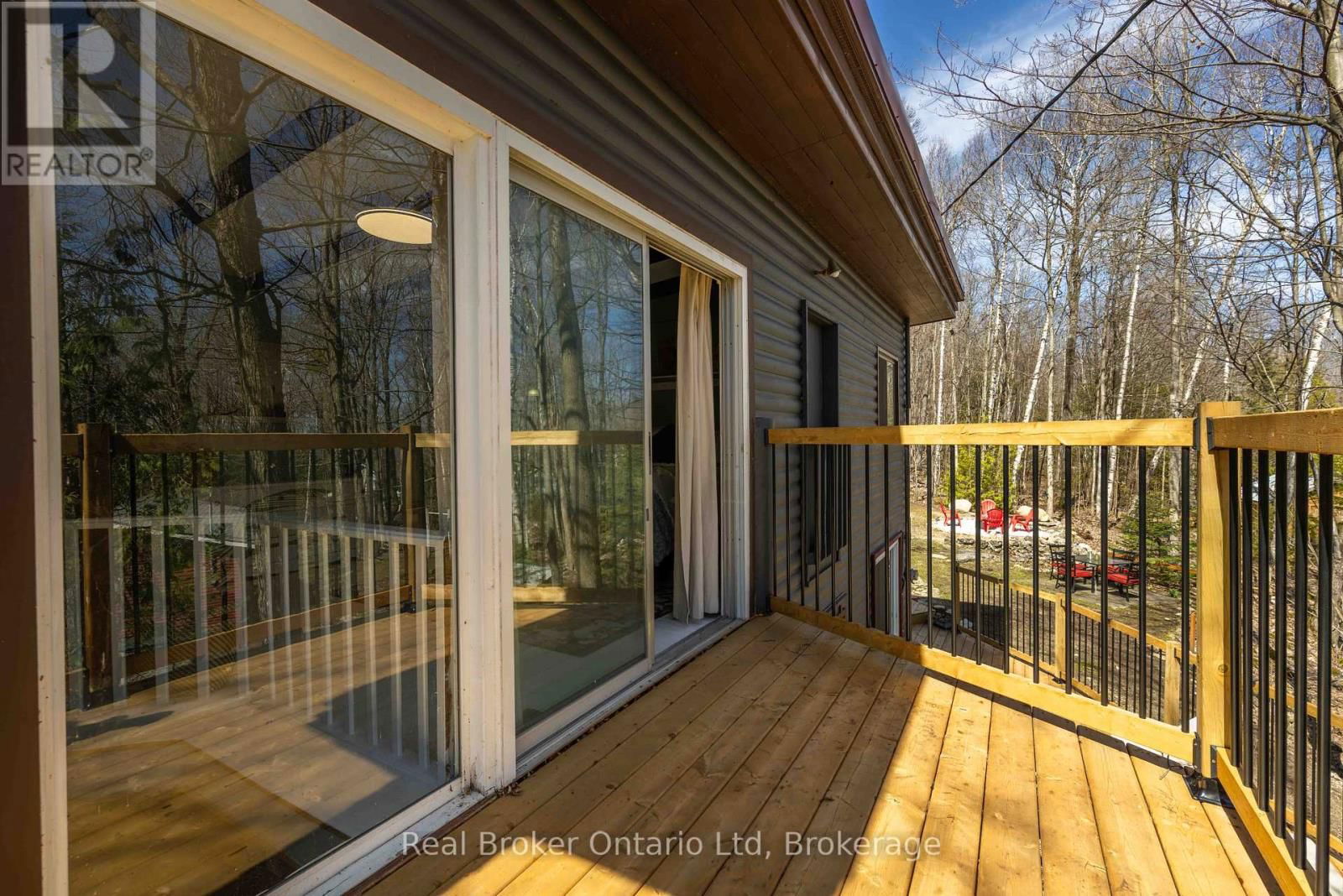 12 7TH AVENUE Image 20