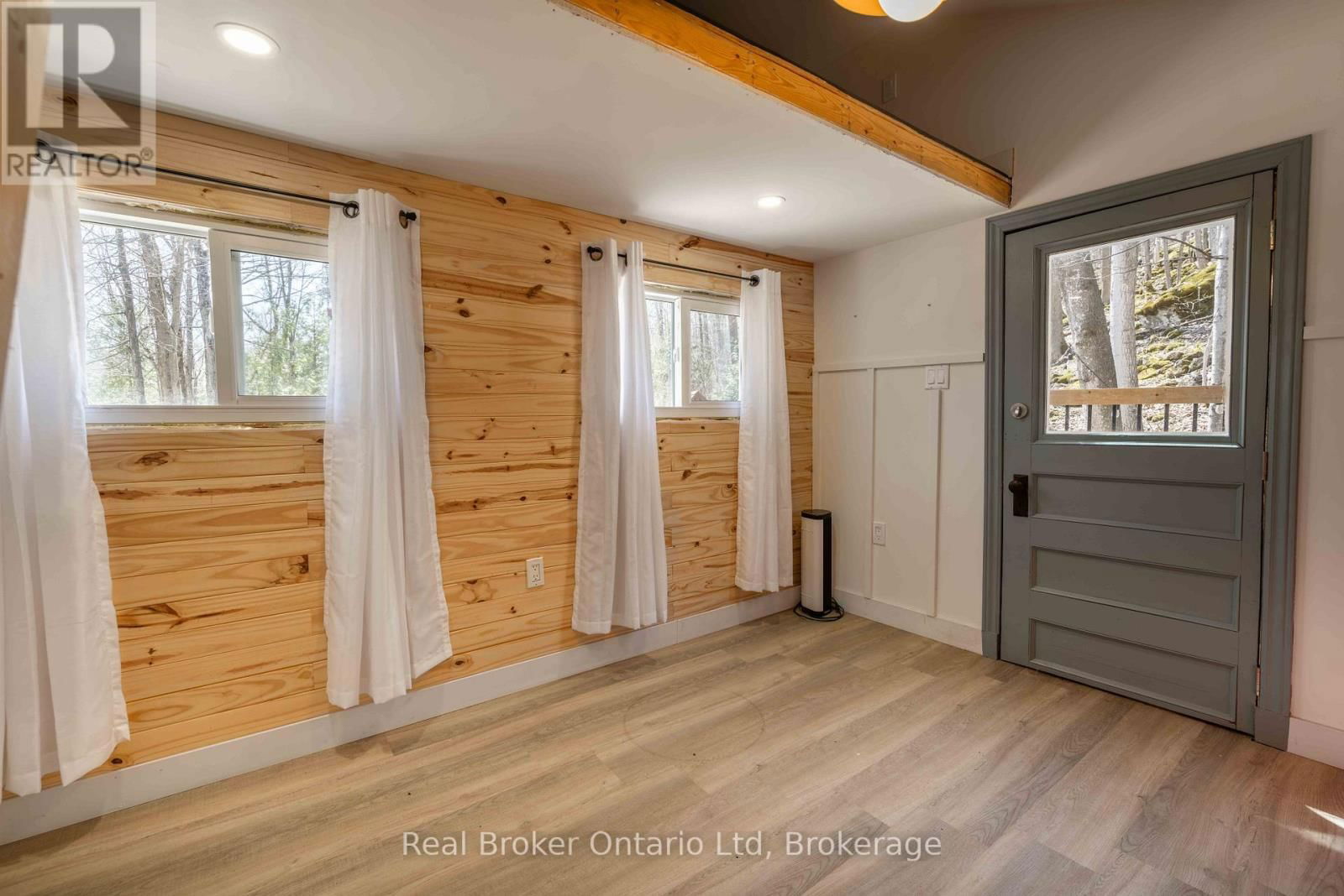 12 7TH AVENUE Image 34