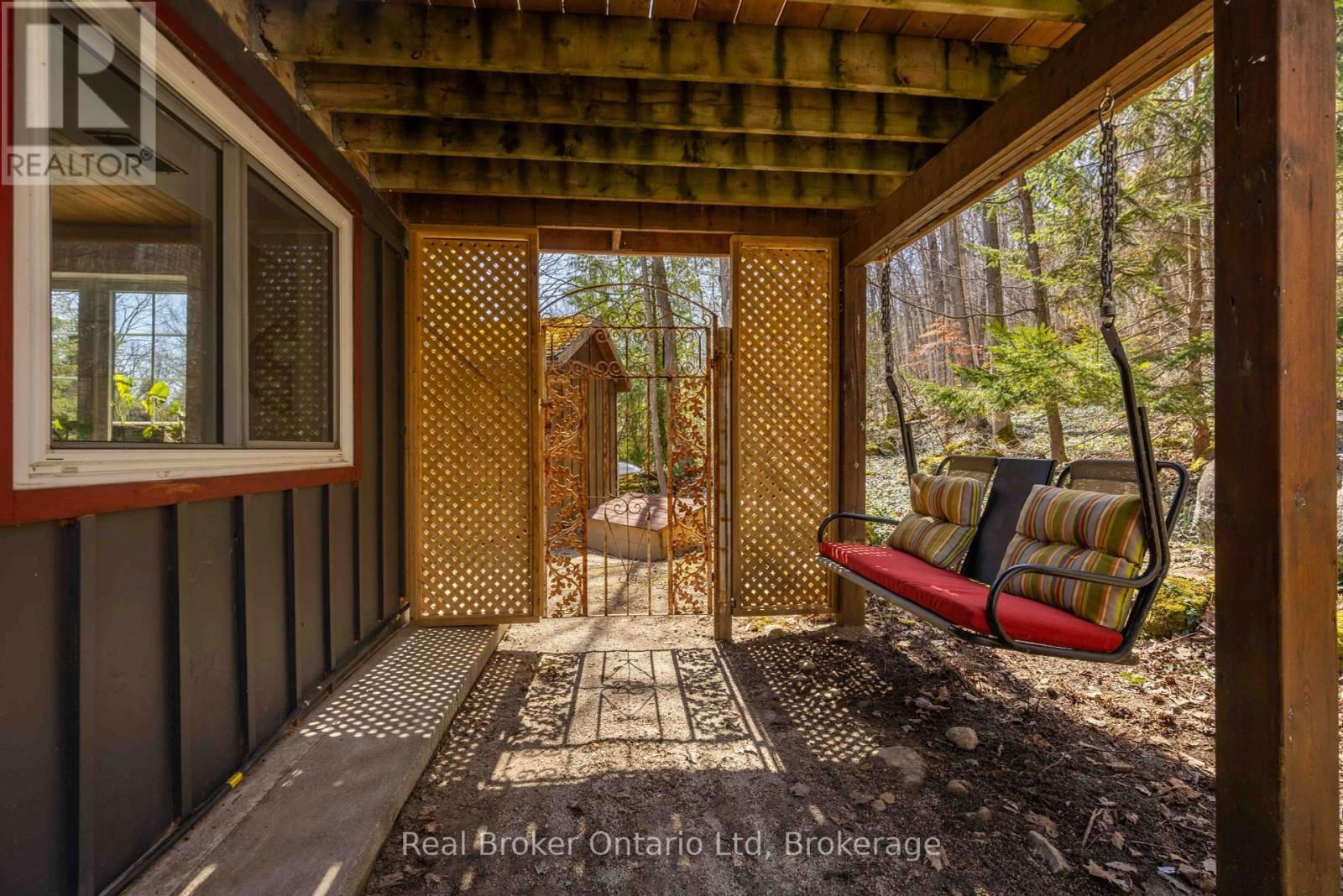 12 7TH AVENUE Image 36
