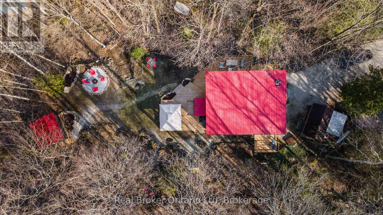 12 7TH AVENUE Image 39