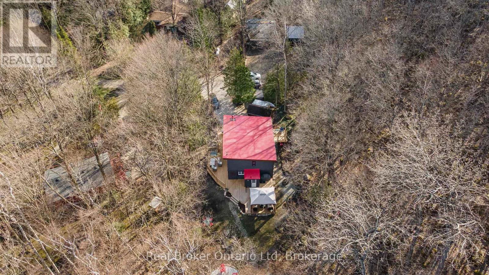 12 7TH AVENUE Image 40