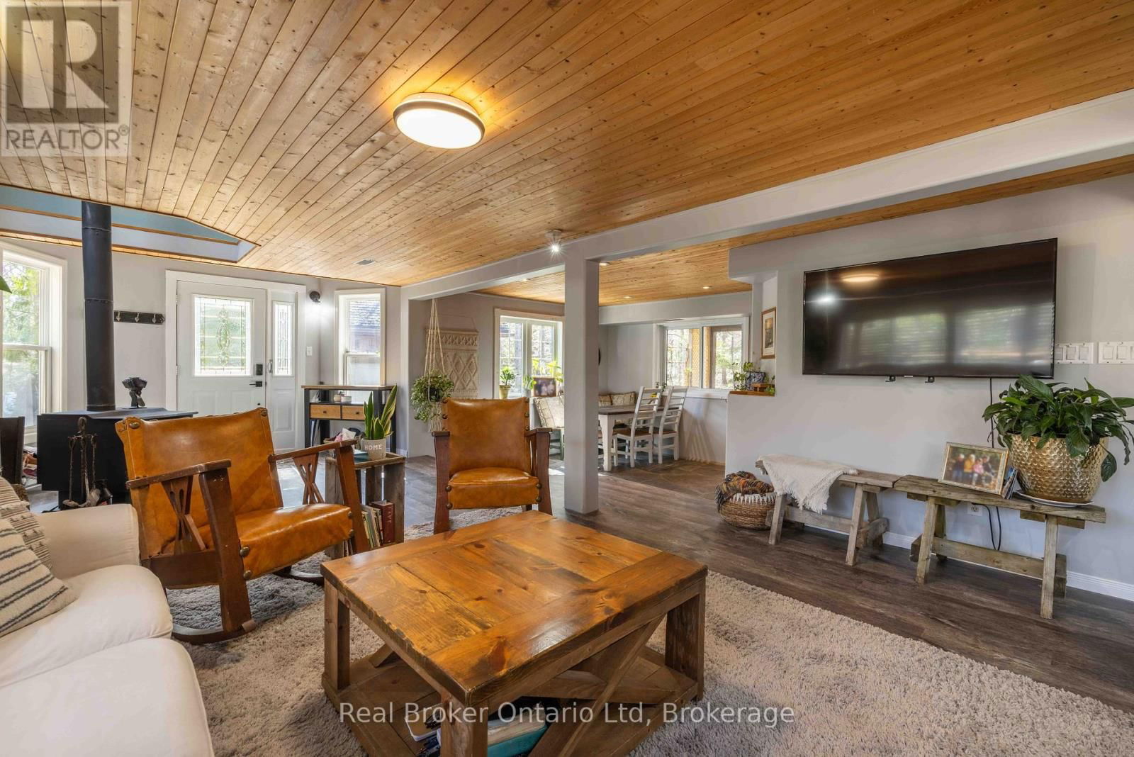 12 7TH AVENUE Image 6