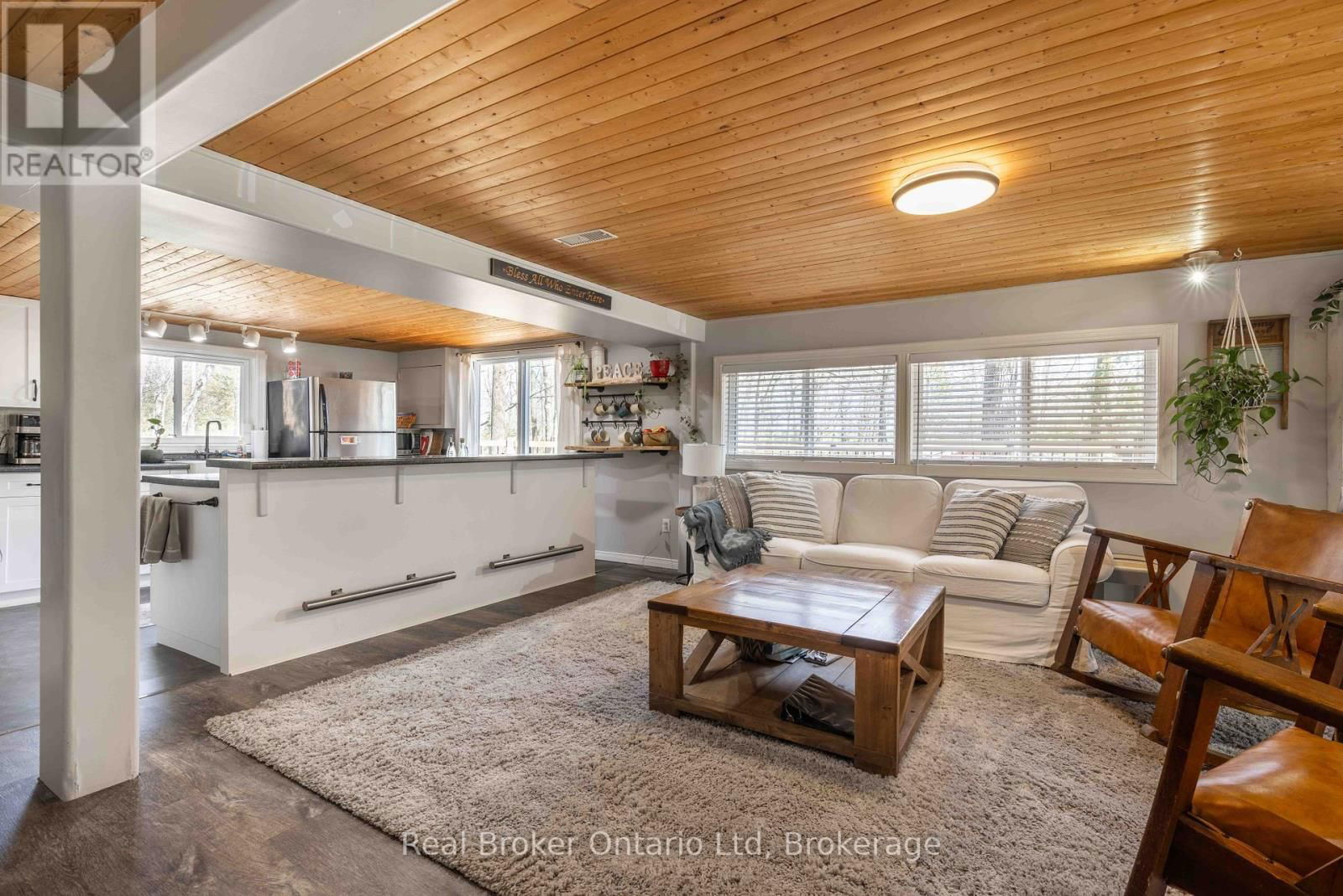 12 7TH AVENUE Image 7