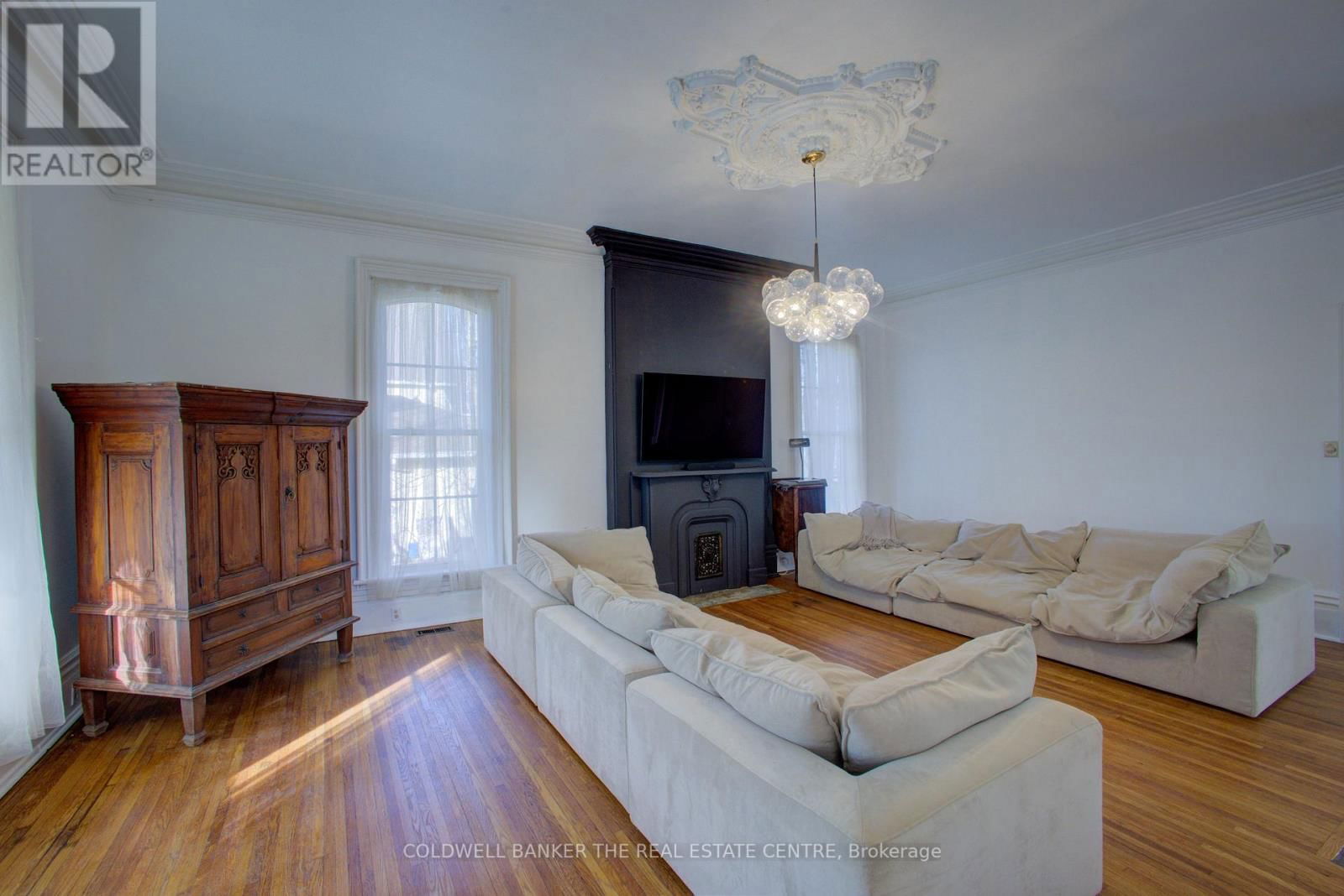 150 WELLINGTON STREET EAST Image 7