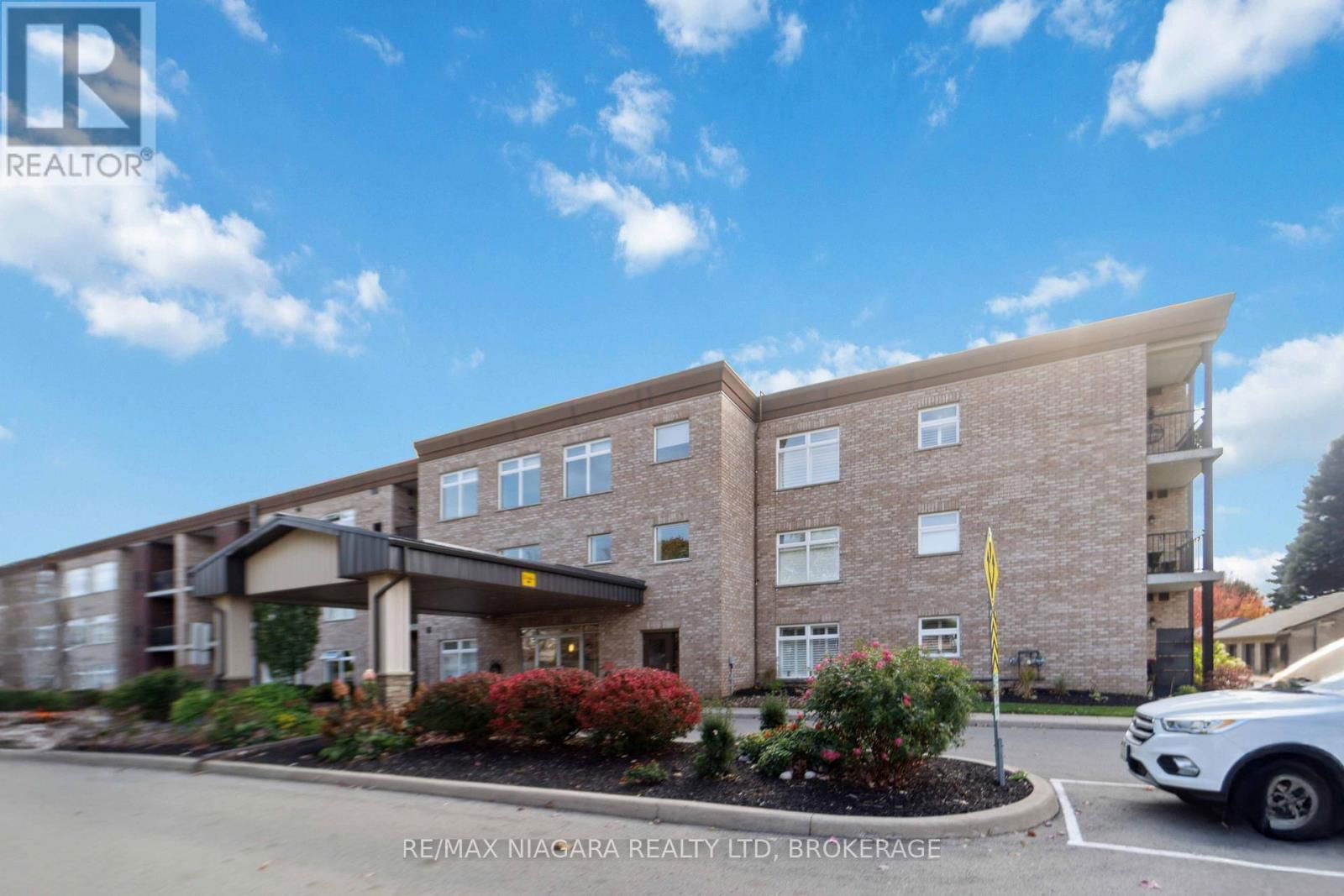 221 - 4644 PETTIT AVENUE Image 1