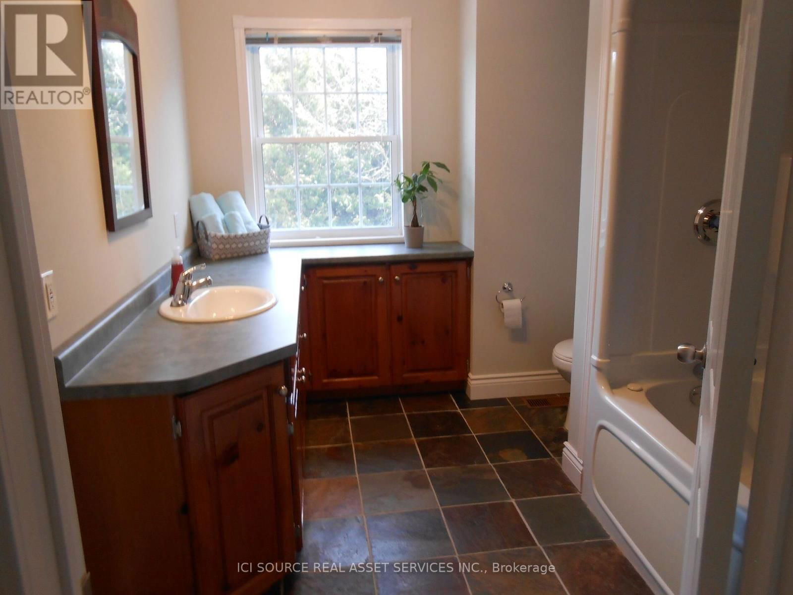523557 CONCESSION 12 Image 15