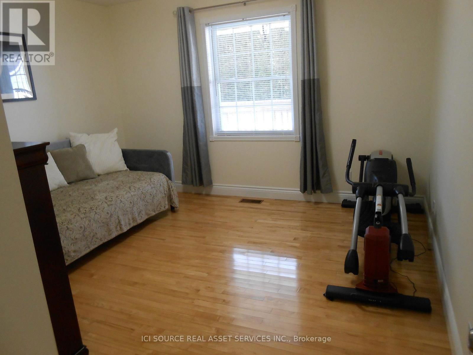 523557 CONCESSION 12 Image 17