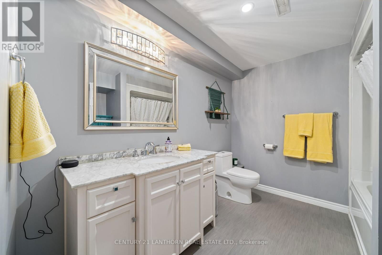 65 CREWS CRESCENT Image 38