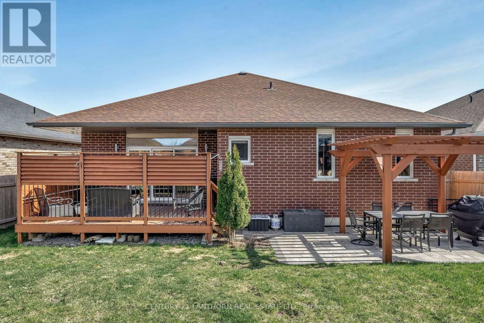 65 CREWS CRESCENT Image 42