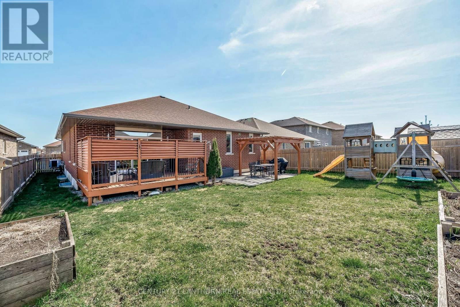 65 CREWS CRESCENT Image 43