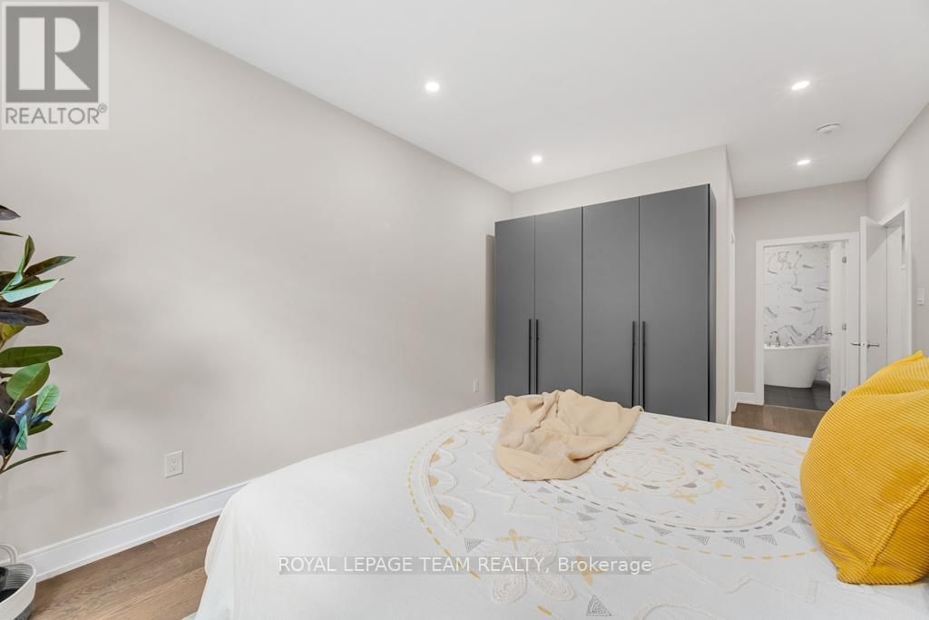 261 BEECHWOOD AVENUE Image 14