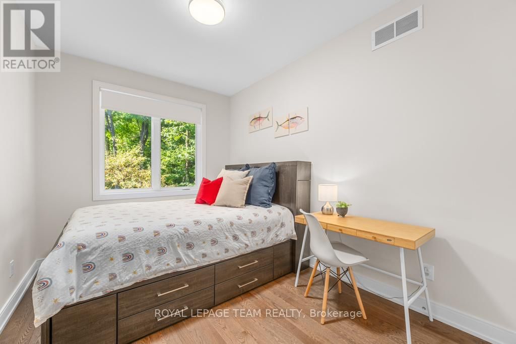 261 BEECHWOOD AVENUE Image 16