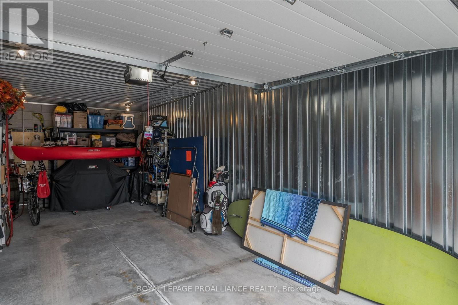 Garage #3 - 19 HAMPTON LANE Image 3