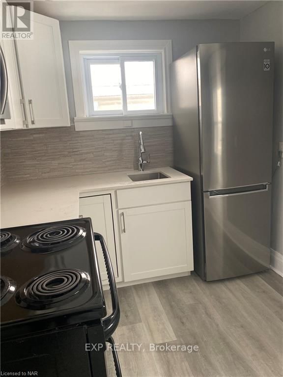 UPPER UNIT - 62 RANDOLPH STREET Image 2