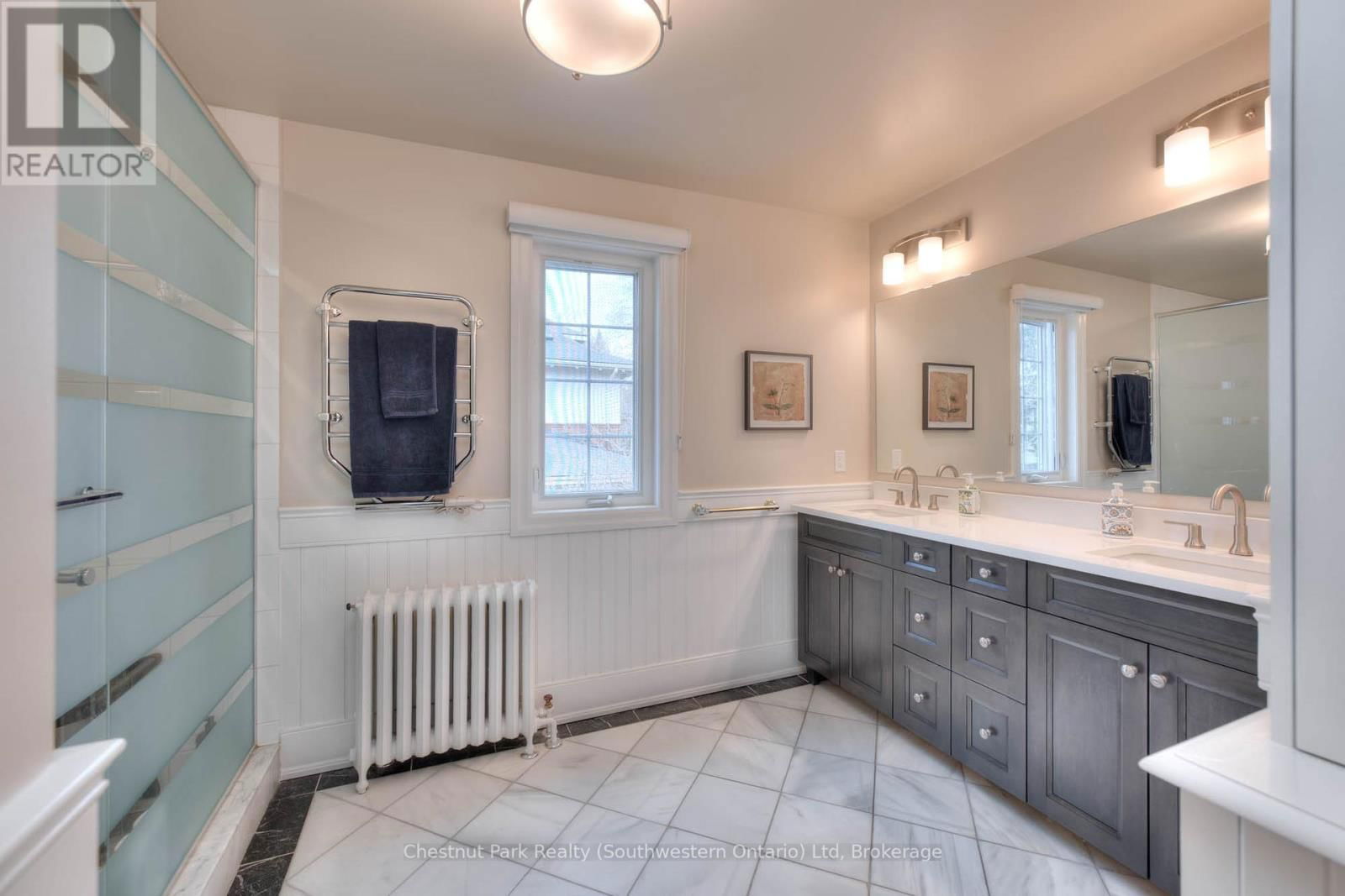 26 LEMON STREET Image 38